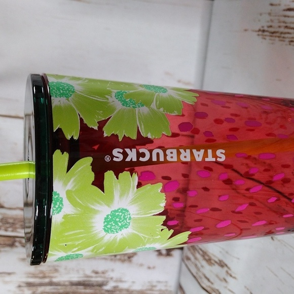 Starbucks Summer 2022 Floral Strawberry 18‎ oz Cold Cup - Picture 2 of 8